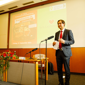 SONNTAGSBLATT, Gerd Neuhold